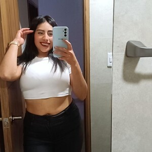 Badgyalsx420 webcam livesex profile in east-indian cams
